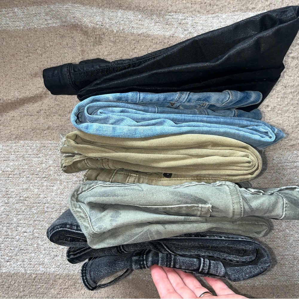 Women’s Black blue green and tan jeans all size small mid and high rise